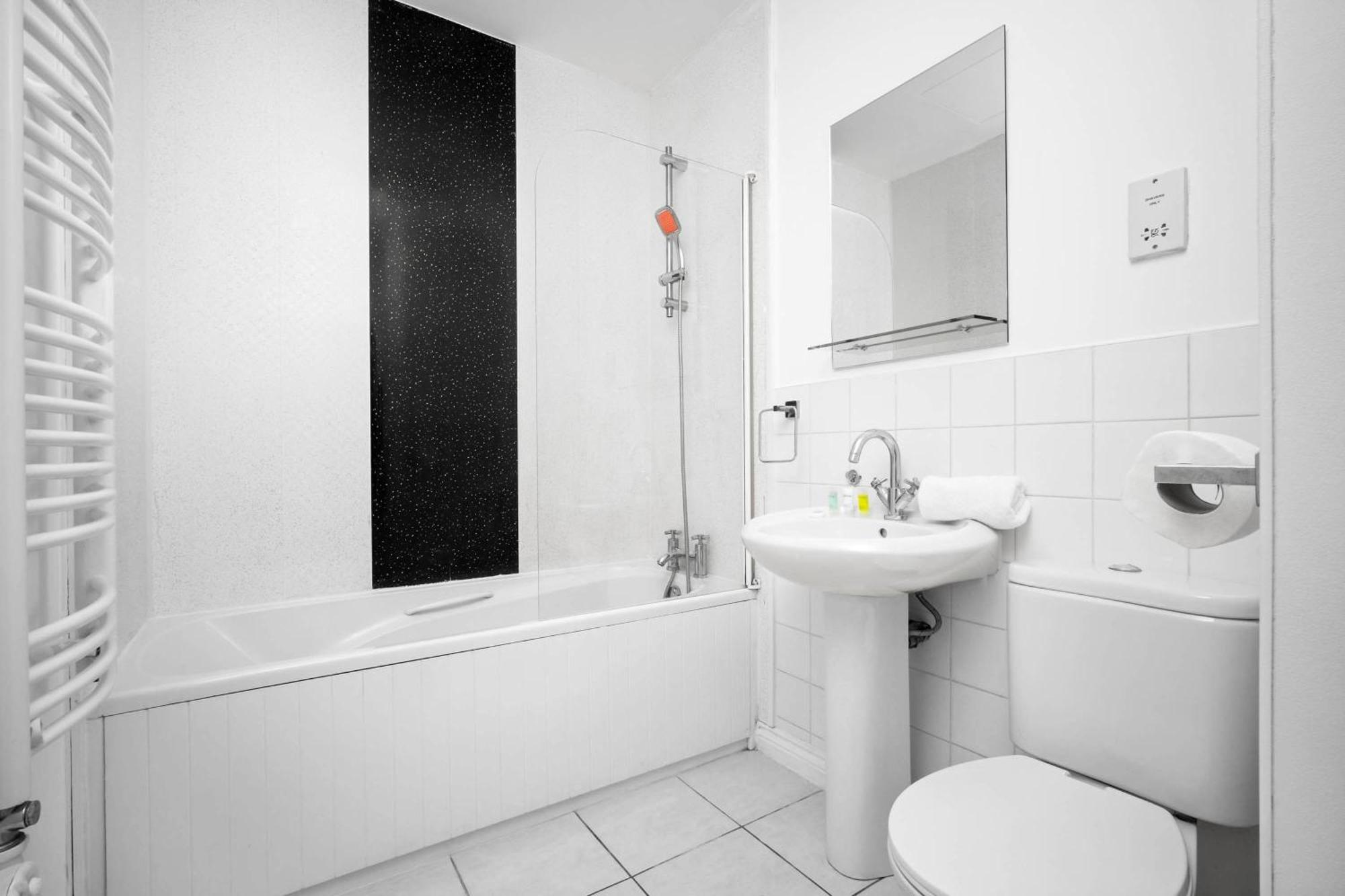 Luxury Two Bedroom Apartment - City Ceentre - Balcony - Jq - Netflix & Wifi - 11B Birmingham Exterior photo